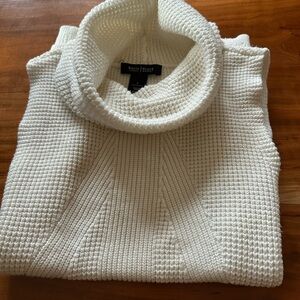 White House Black Market Sleeveless Turtleneck Shirt